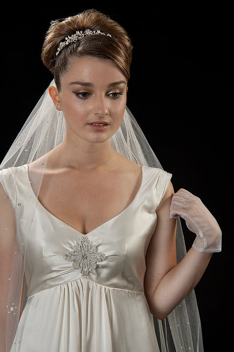 anna nieman designer wedding dress Boston. Flowy silk gown from silk/crepe with crystal Swarovski brooch